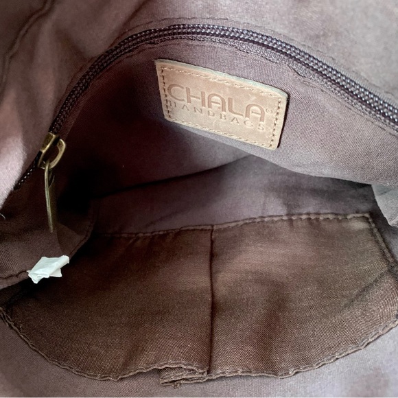 🆕 Chala crossbody cat keychain bag - Picture 5 of 5